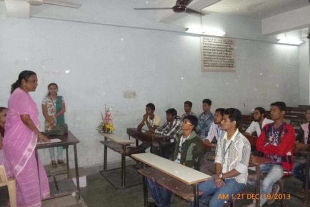 Smt. Kamaladevi Gauridutt Mittal Puanrvasu Ayurved Mahavidyalaya