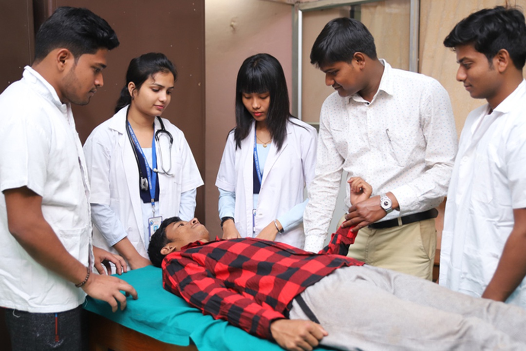 INSTITUTE OF PARAMEDICAL AND THERAPEUTIC SCIENCES AND TECHNOLOGY